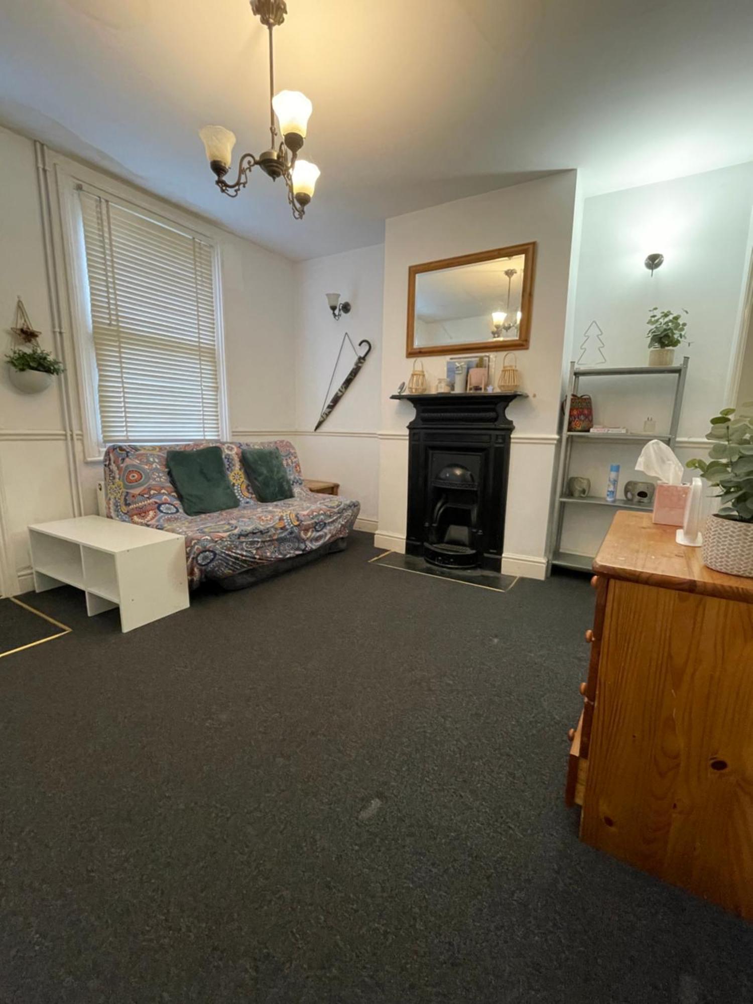 Cozy 3 Bedrooms Off Mill Road Sleep *
