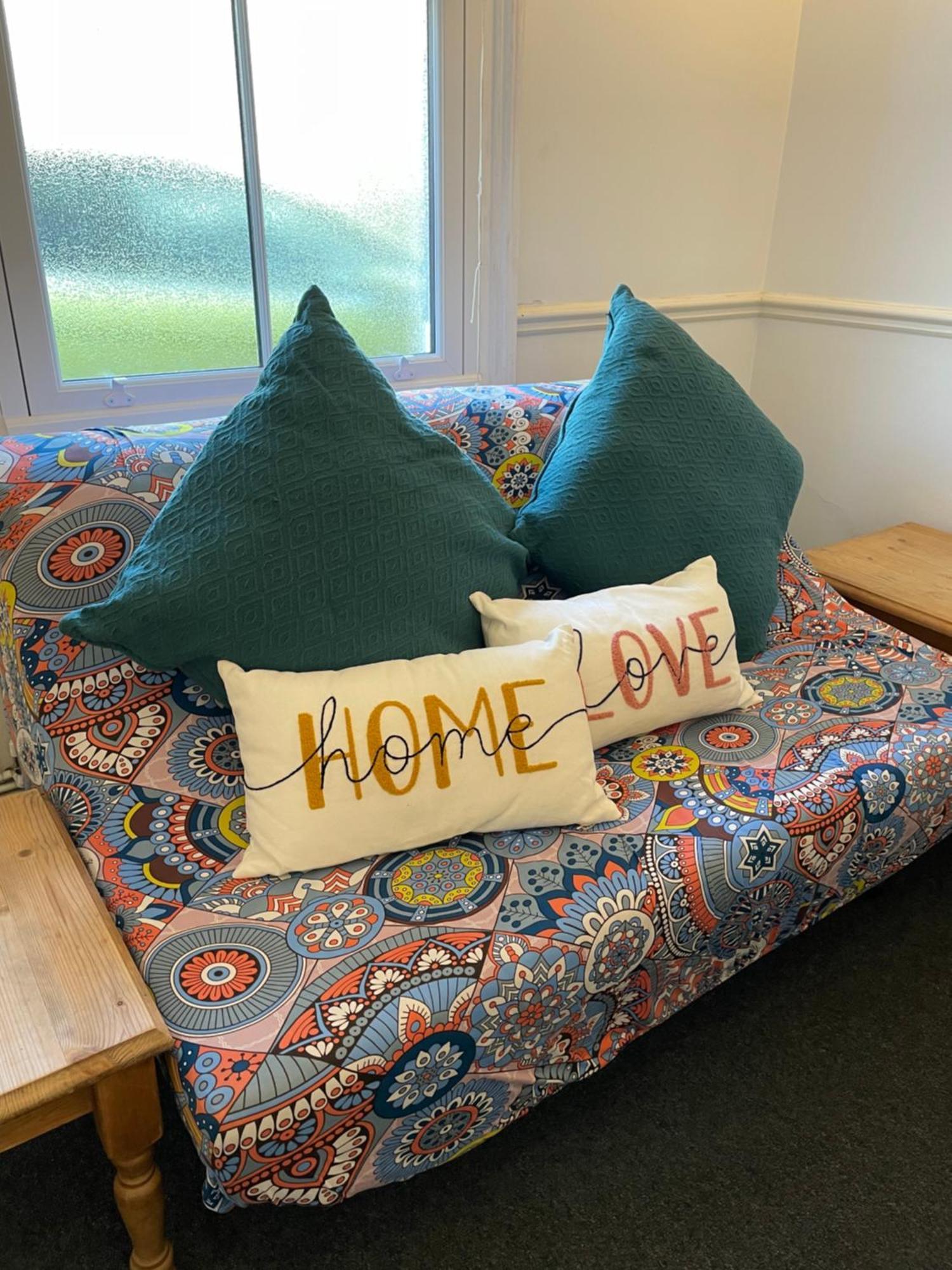 Cozy 3 Bedrooms Off Mill Road Sleep Apartment *