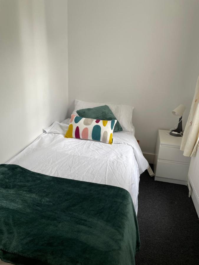 Cozy 3 Bedrooms Off Mill Road Sleep Apartment